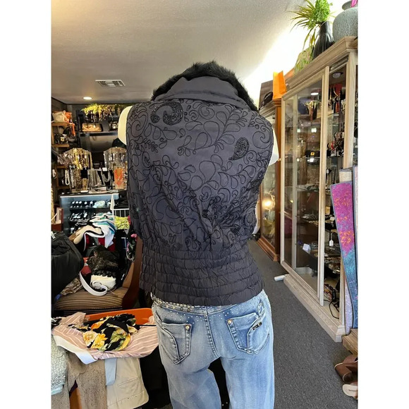 Beyoncé RARE House of Dereon Black Beaded Vest with Removable Rabbit Fur Collar - Picture 12 of 12